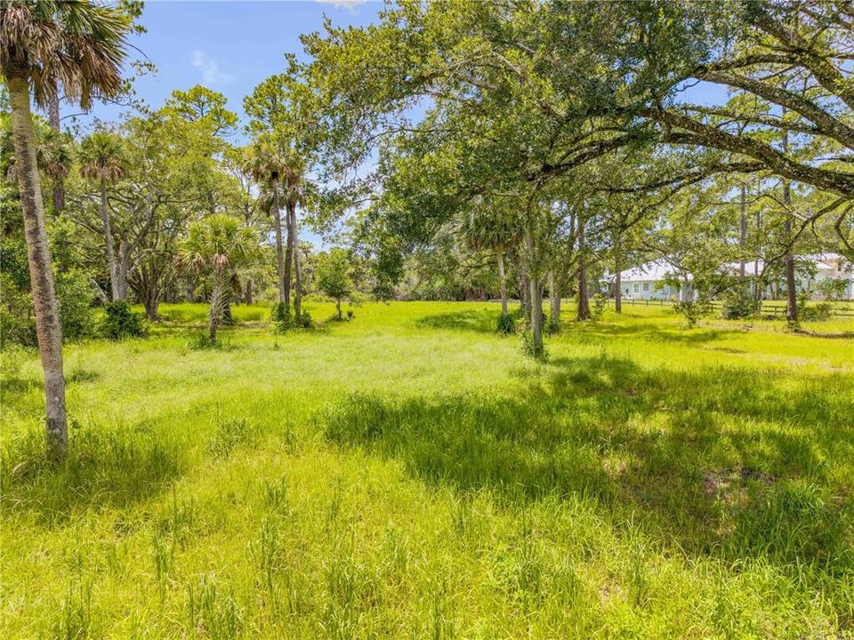 待售: $360,000 (3.12 acres)