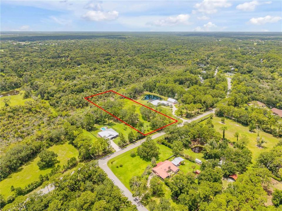 待售: $360,000 (3.12 acres)