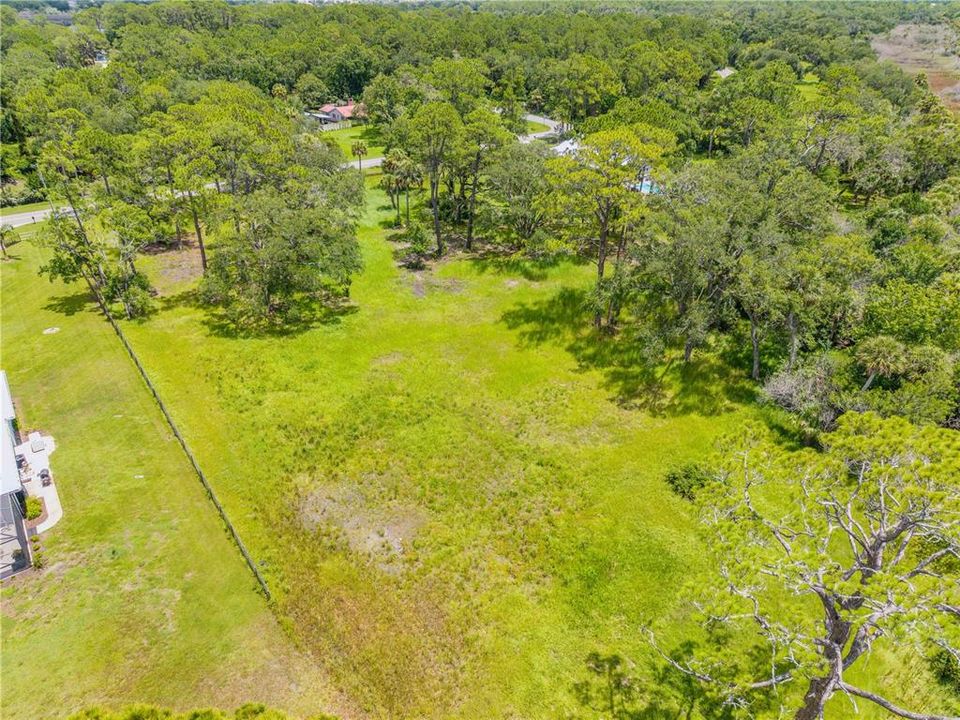 待售: $360,000 (3.12 acres)