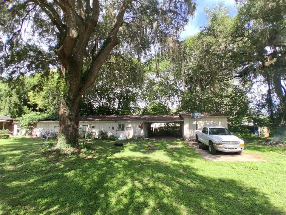 For Sale: $250,000 (5 beds, 4 baths, 2152 Square Feet)