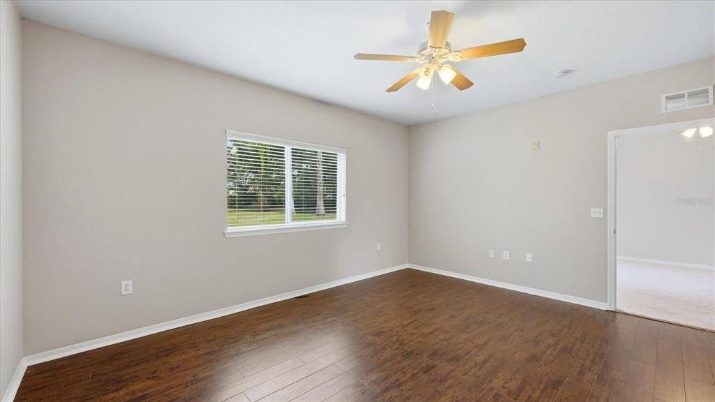 For Sale: $206,000 (3 beds, 2 baths, 1212 Square Feet)