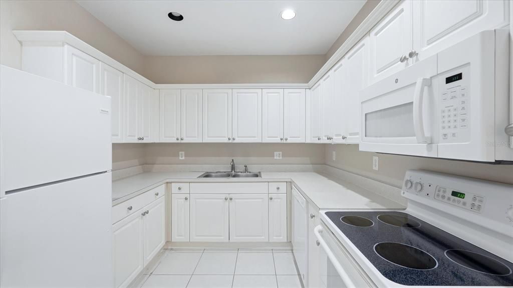 For Sale: $206,000 (3 beds, 2 baths, 1212 Square Feet)