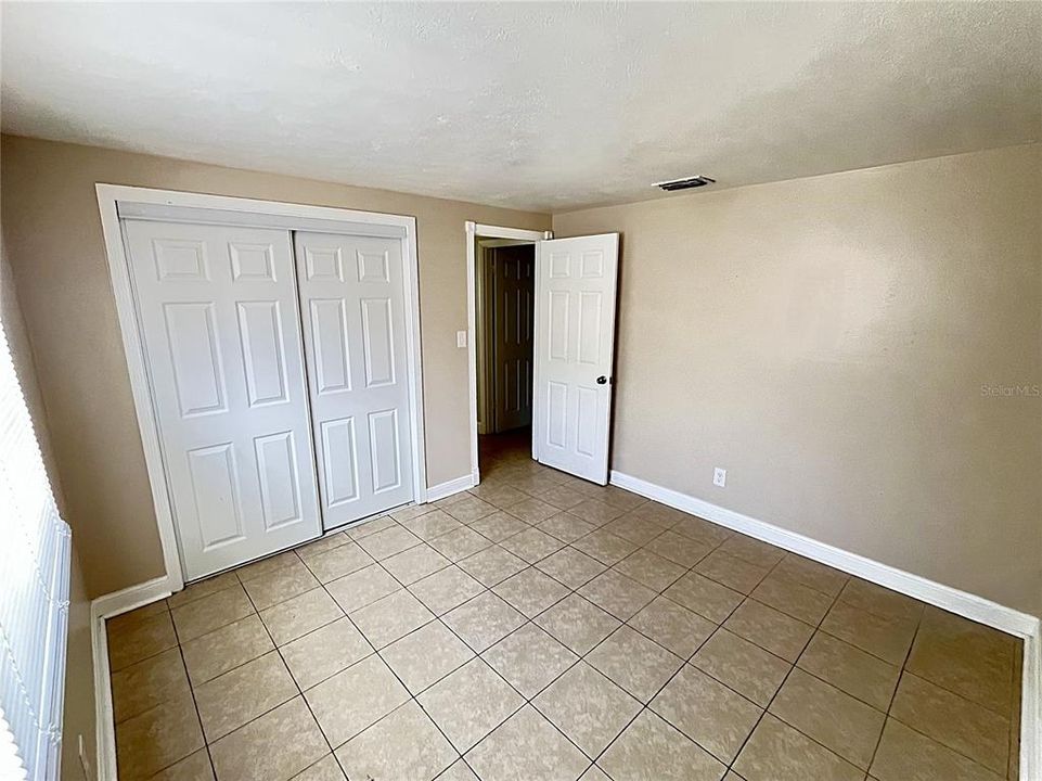 For Rent: $2,175 (2 beds, 1 baths, 1246 Square Feet)