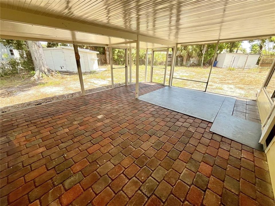 For Rent: $2,175 (2 beds, 1 baths, 1246 Square Feet)