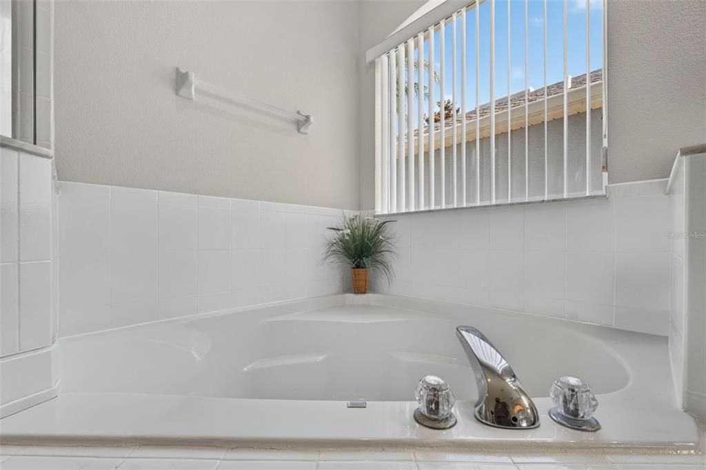 En Venta: $459,000 (5 camas, 3 baños, 2743 Pies cuadrados)