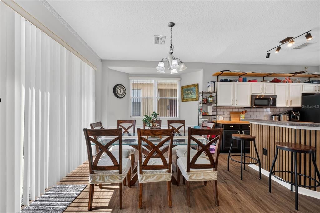 En Venta: $459,000 (5 camas, 3 baños, 2743 Pies cuadrados)