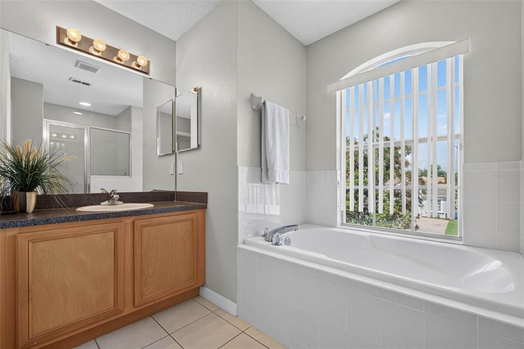 En Venta: $459,000 (5 camas, 3 baños, 2743 Pies cuadrados)