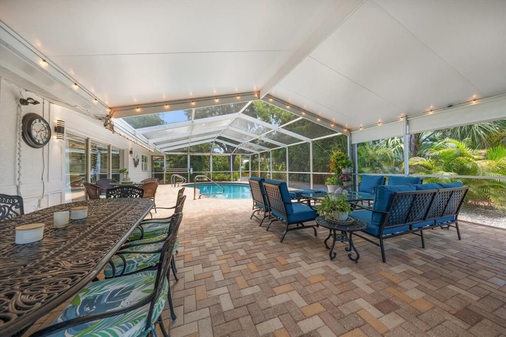 На продажу: $1,427,900 (4 спален, 2 ванн, 2113 Квадратных фут)