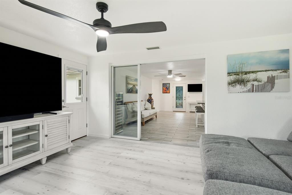 En Venta: $525,000 (3 camas, 2 baños, 1856 Pies cuadrados)