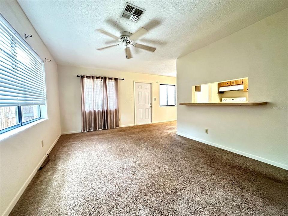 В аренду: $925 (1 спален, 1 ванн, 680 Квадратных фут)