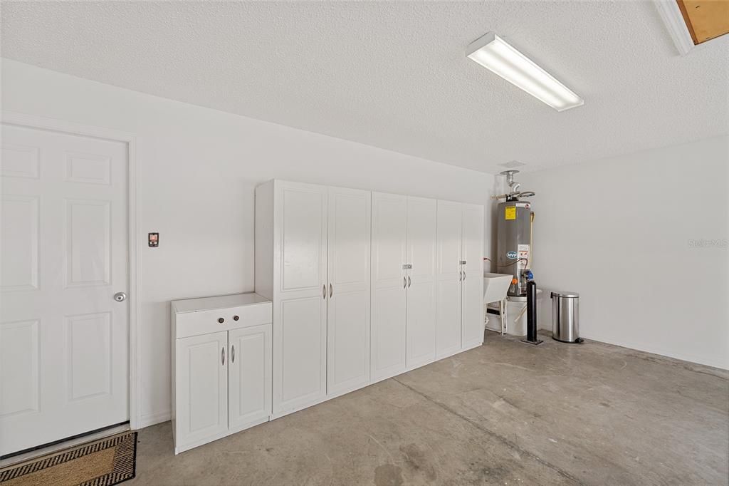 For Sale: $399,000 (3 beds, 2 baths, 1572 Square Feet)