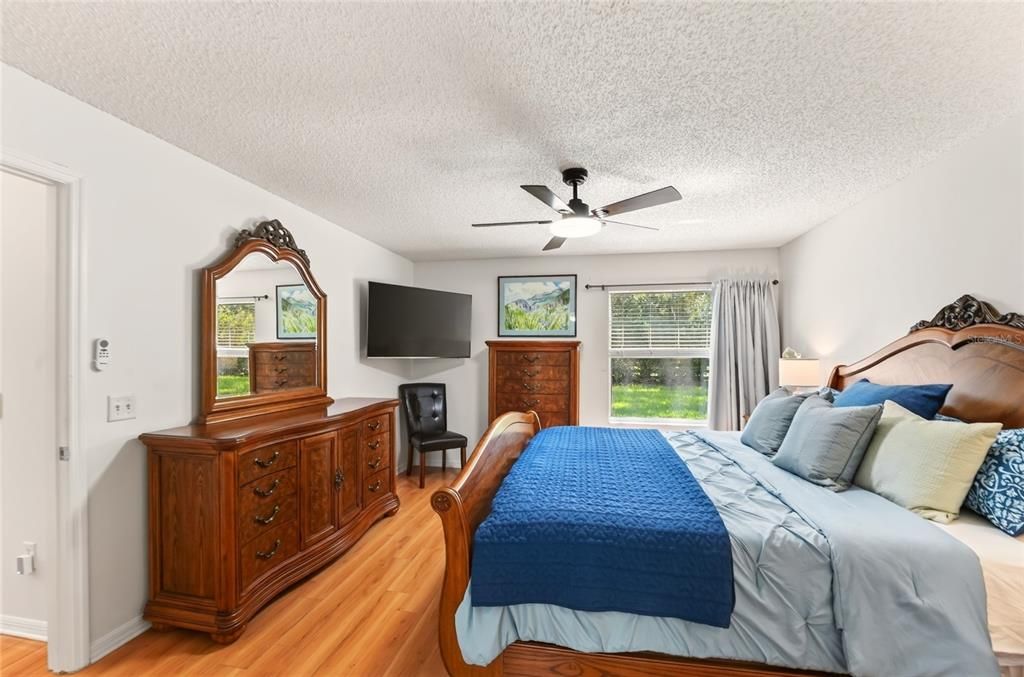 For Sale: $399,000 (3 beds, 2 baths, 1572 Square Feet)