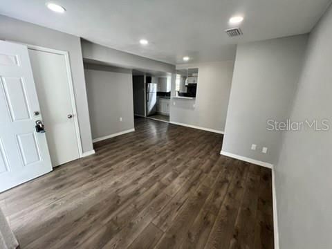 For Rent: $1,700 (1 beds, 1 baths, 1363 Square Feet)