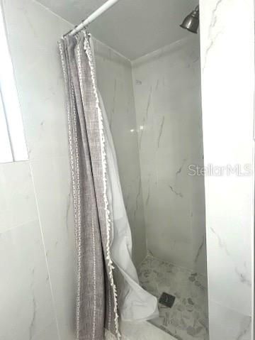 For Rent: $1,700 (1 beds, 1 baths, 1363 Square Feet)