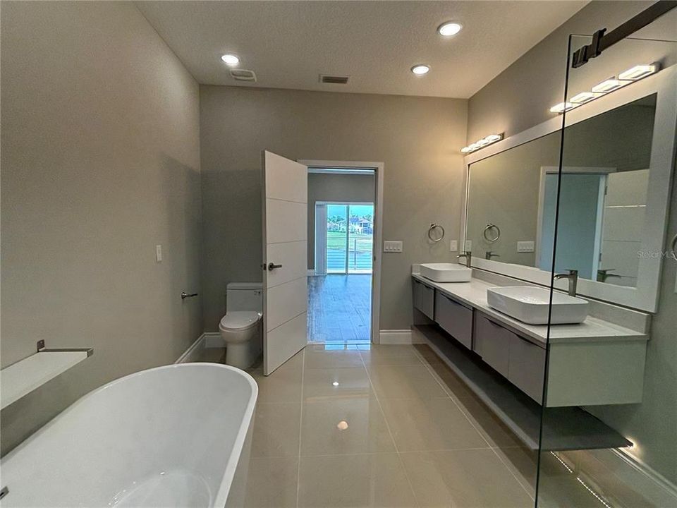 En Renta: $2,600 (4 camas, 2 baños, 2224 Pies cuadrados)