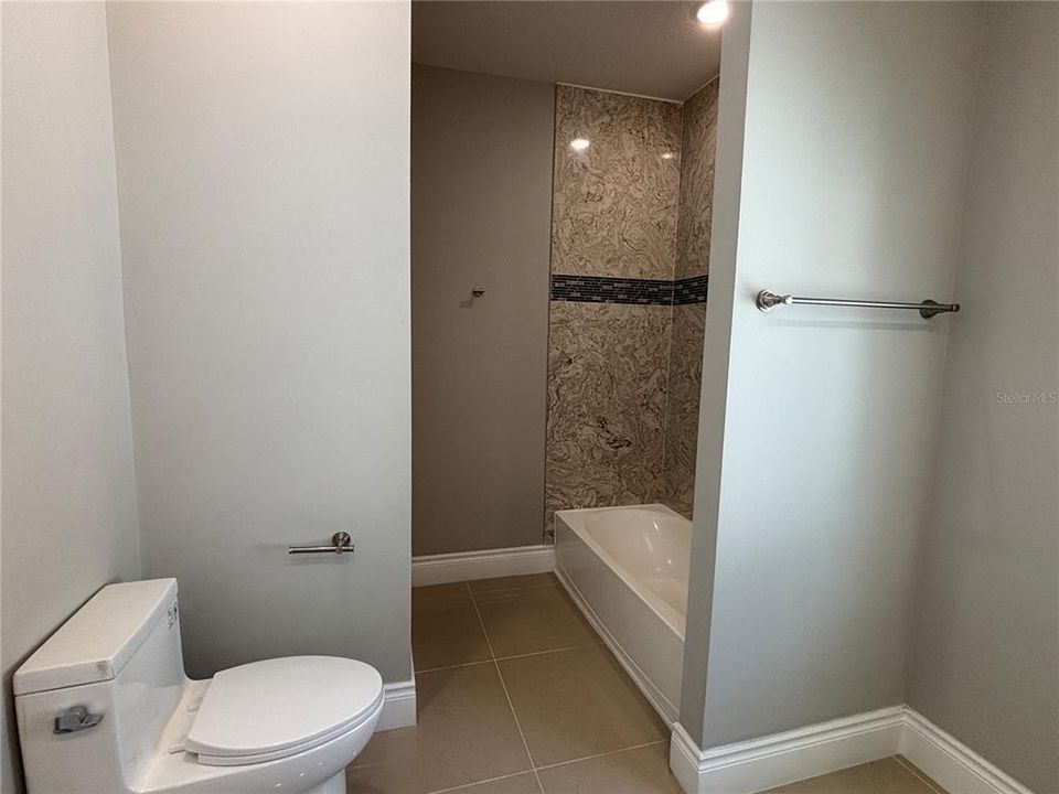 En Renta: $2,600 (4 camas, 2 baños, 2224 Pies cuadrados)