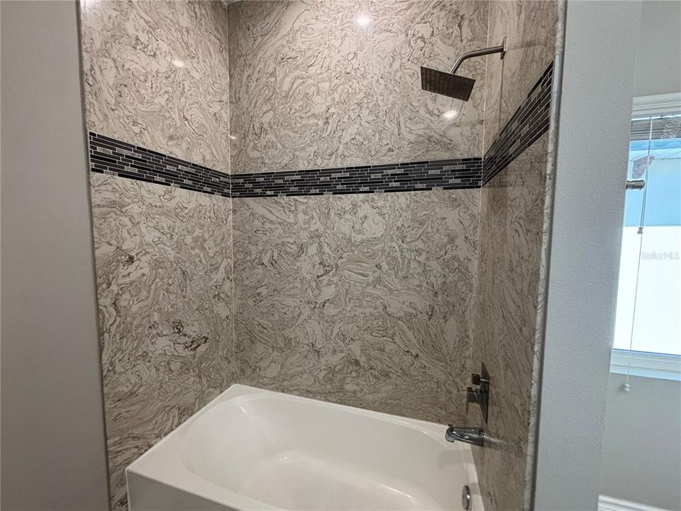 En Renta: $2,600 (4 camas, 2 baños, 2224 Pies cuadrados)
