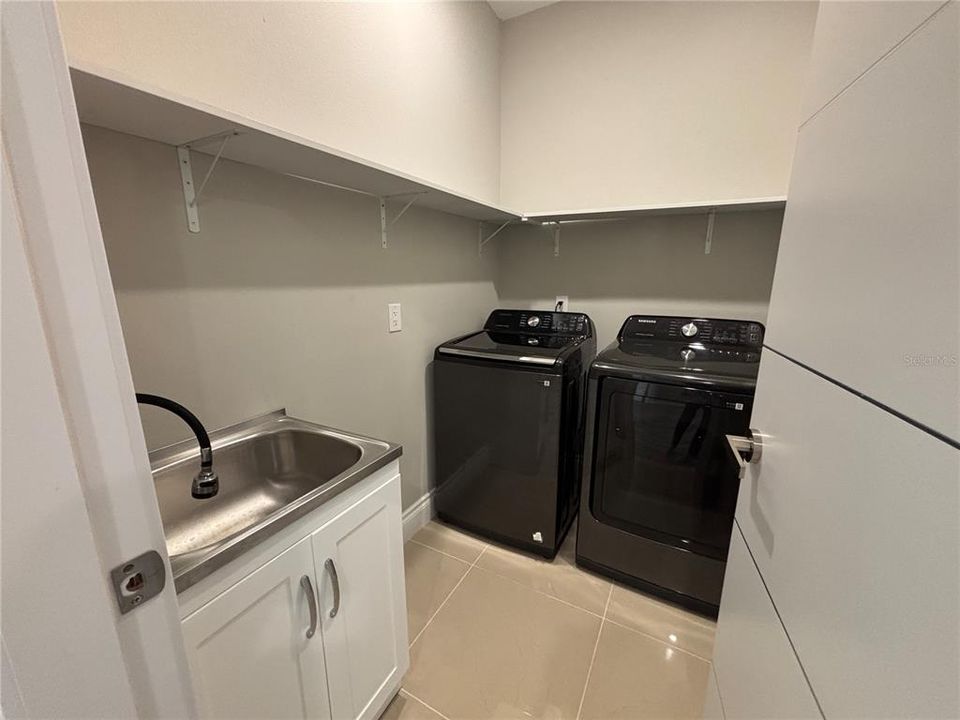 En Renta: $2,600 (4 camas, 2 baños, 2224 Pies cuadrados)
