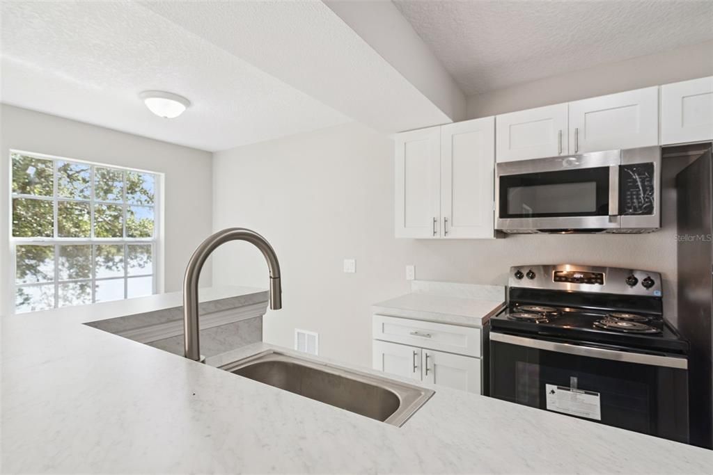 For Rent: $1,195 (1 beds, 1 baths, 673 Square Feet)
