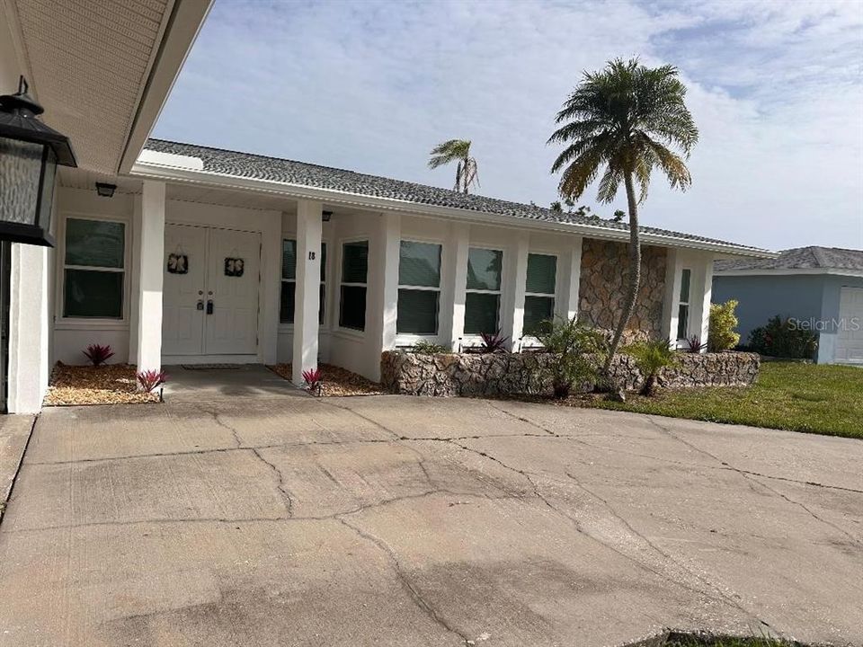 En Venta: $279,000 (3 camas, 2 baños, 1686 Pies cuadrados)