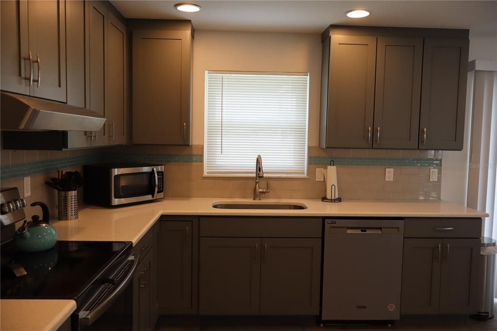En Venta: $279,000 (3 camas, 2 baños, 1686 Pies cuadrados)