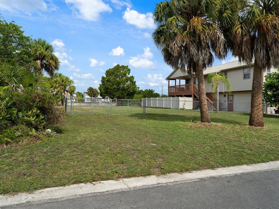 For Sale: $90,000 (0.11 acres)