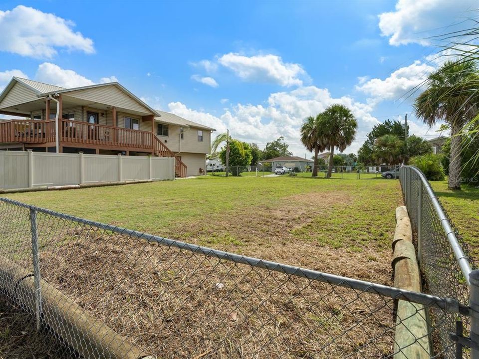 For Sale: $90,000 (0.11 acres)