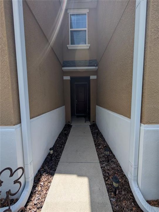 For Rent: $2,800 (3 beds, 2 baths, 1961 Square Feet)