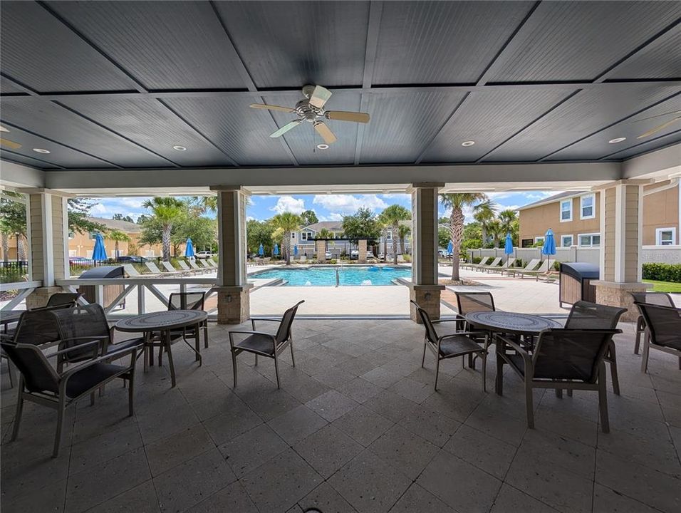 For Rent: $2,800 (3 beds, 2 baths, 1961 Square Feet)
