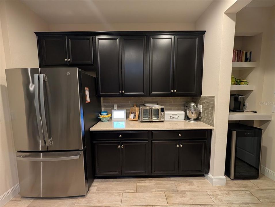 For Rent: $2,800 (3 beds, 2 baths, 1961 Square Feet)