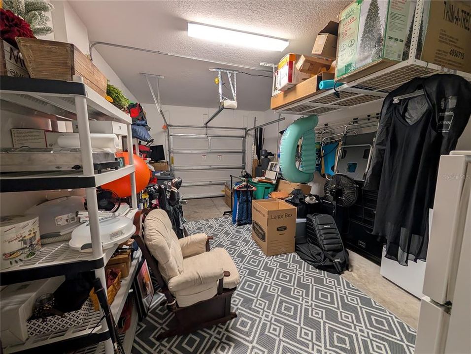 For Rent: $2,800 (3 beds, 2 baths, 1961 Square Feet)