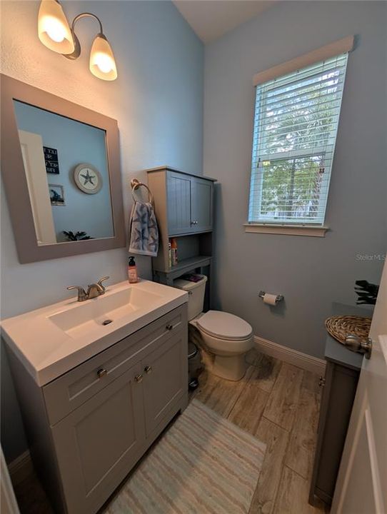 For Rent: $2,800 (3 beds, 2 baths, 1961 Square Feet)
