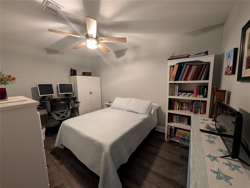 For Rent: $2,800 (3 beds, 2 baths, 1961 Square Feet)