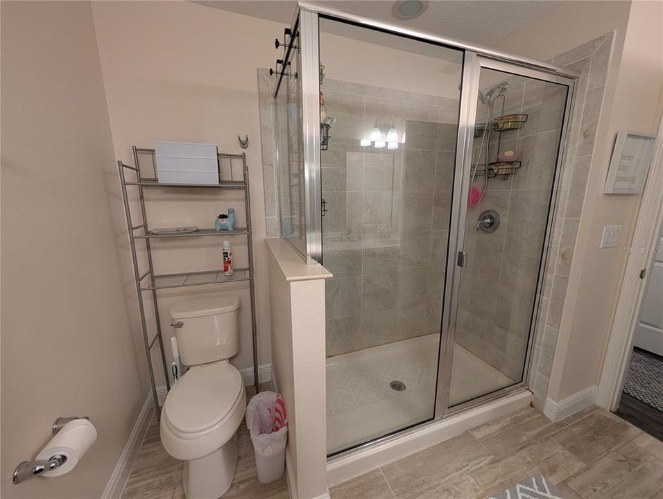 For Rent: $2,800 (3 beds, 2 baths, 1961 Square Feet)