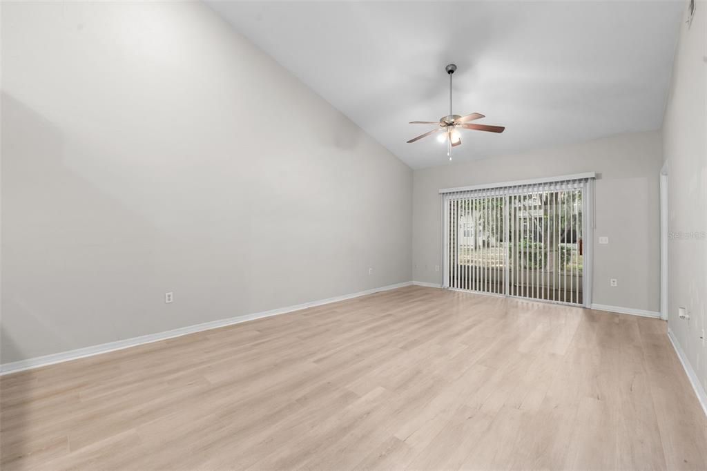 For Sale: $205,000 (2 beds, 2 baths, 1134 Square Feet)