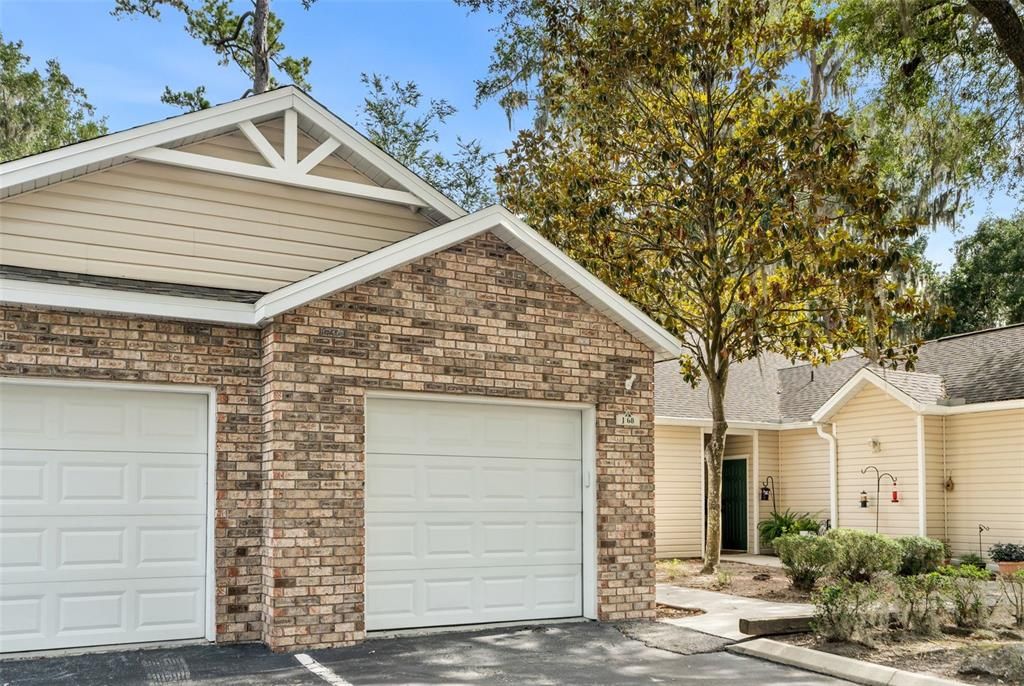 For Sale: $205,000 (2 beds, 2 baths, 1134 Square Feet)