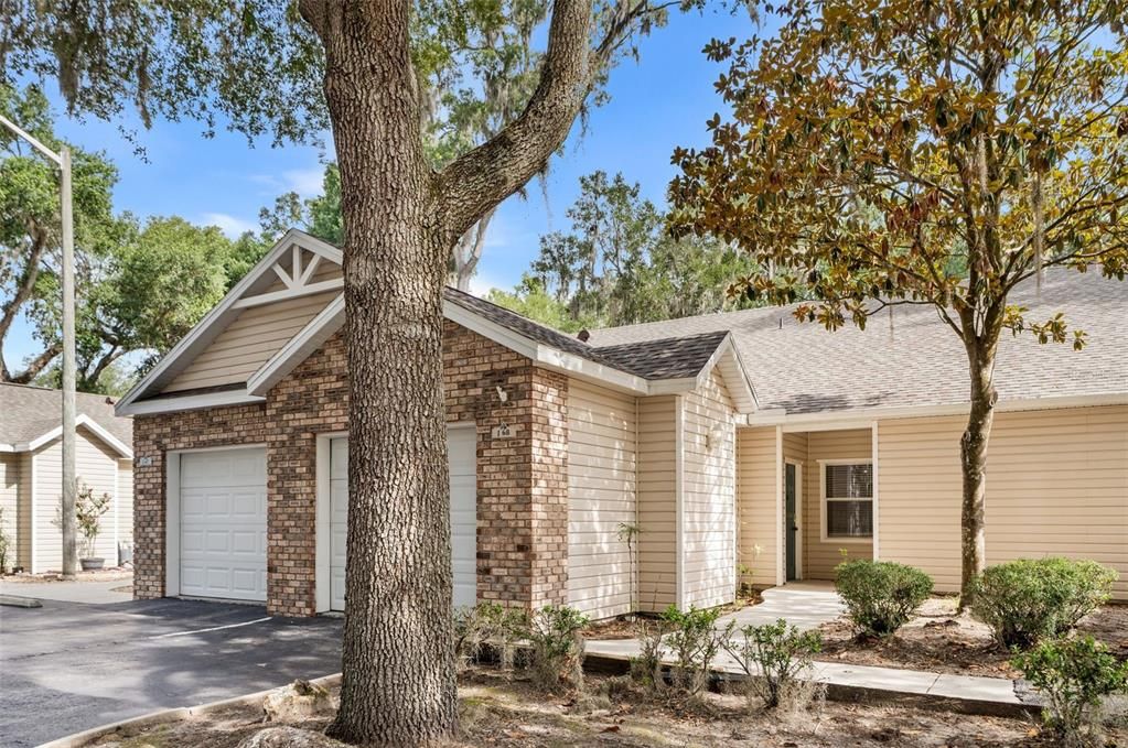 For Sale: $205,000 (2 beds, 2 baths, 1134 Square Feet)