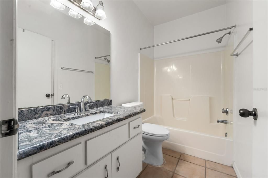 For Sale: $205,000 (2 beds, 2 baths, 1134 Square Feet)