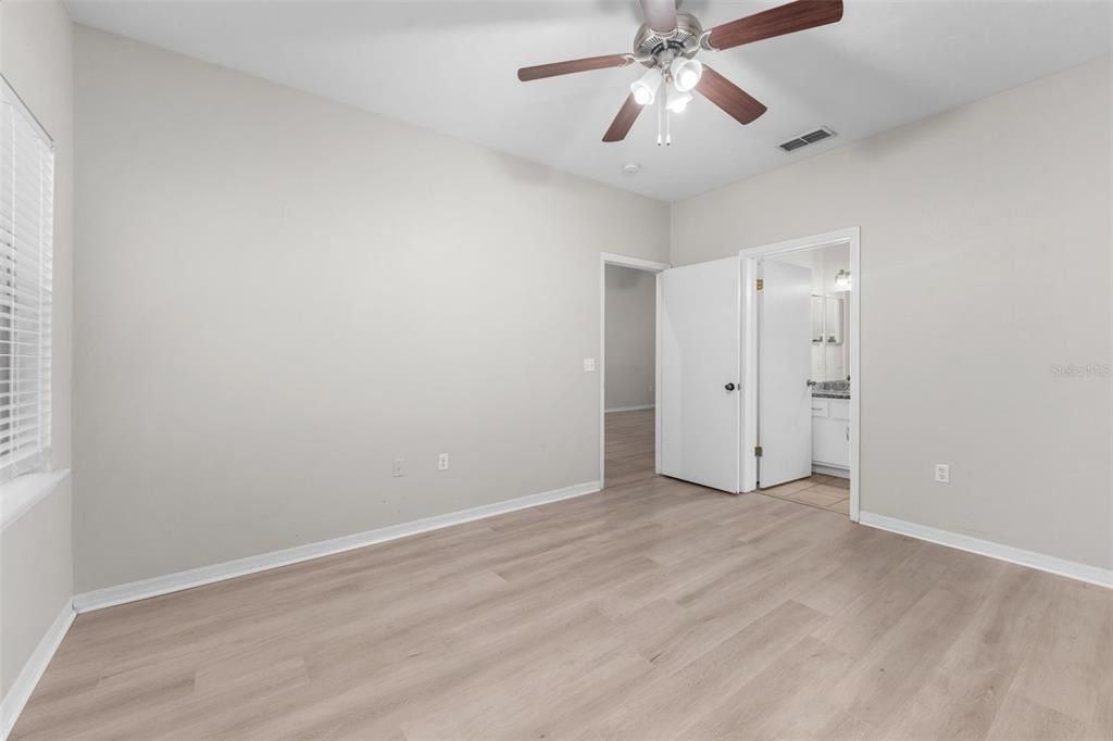 For Sale: $205,000 (2 beds, 2 baths, 1134 Square Feet)