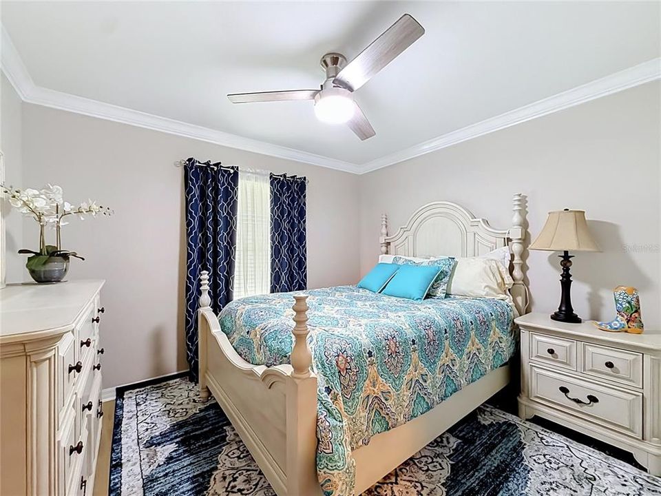 En Venta: $325,000 (4 camas, 2 baños, 1817 Pies cuadrados)