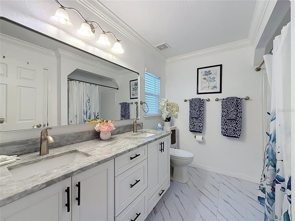 En Venta: $325,000 (4 camas, 2 baños, 1817 Pies cuadrados)