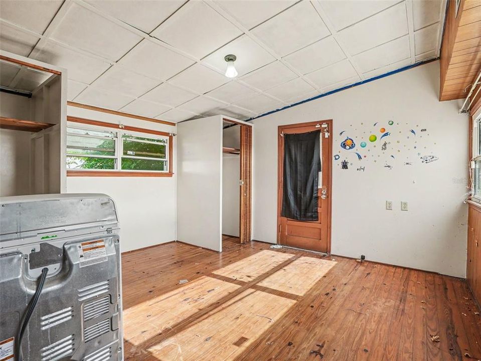 На продажу: $150,000 (4 спален, 2 ванн, 1568 Квадратных фут)
