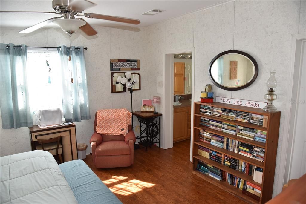 En Venta: $549,000 (3 camas, 2 baños, 1860 Pies cuadrados)