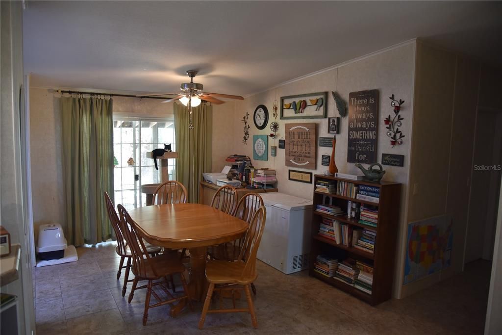 En Venta: $549,000 (3 camas, 2 baños, 1860 Pies cuadrados)