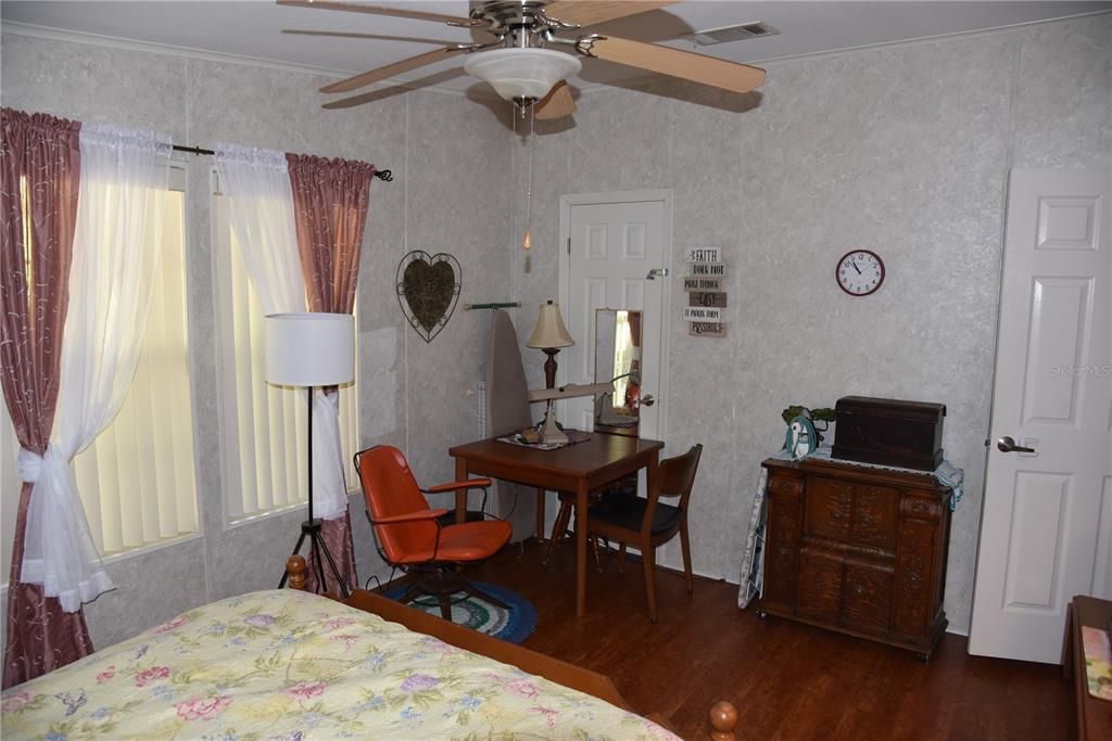 En Venta: $549,000 (3 camas, 2 baños, 1860 Pies cuadrados)