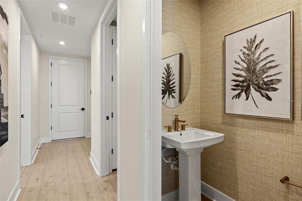 For Sale: $409,990 (2 beds, 2 baths, 1904 Square Feet)