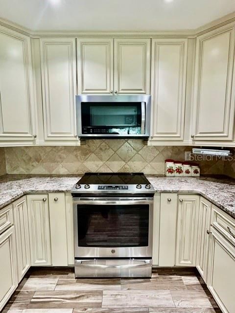For Sale: $539,900 (3 beds, 2 baths, 1875 Square Feet)