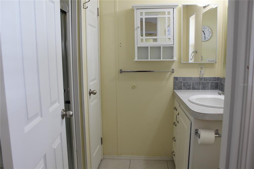На продажу: $179,900 (2 спален, 2 ванн, 864 Квадратных фут)