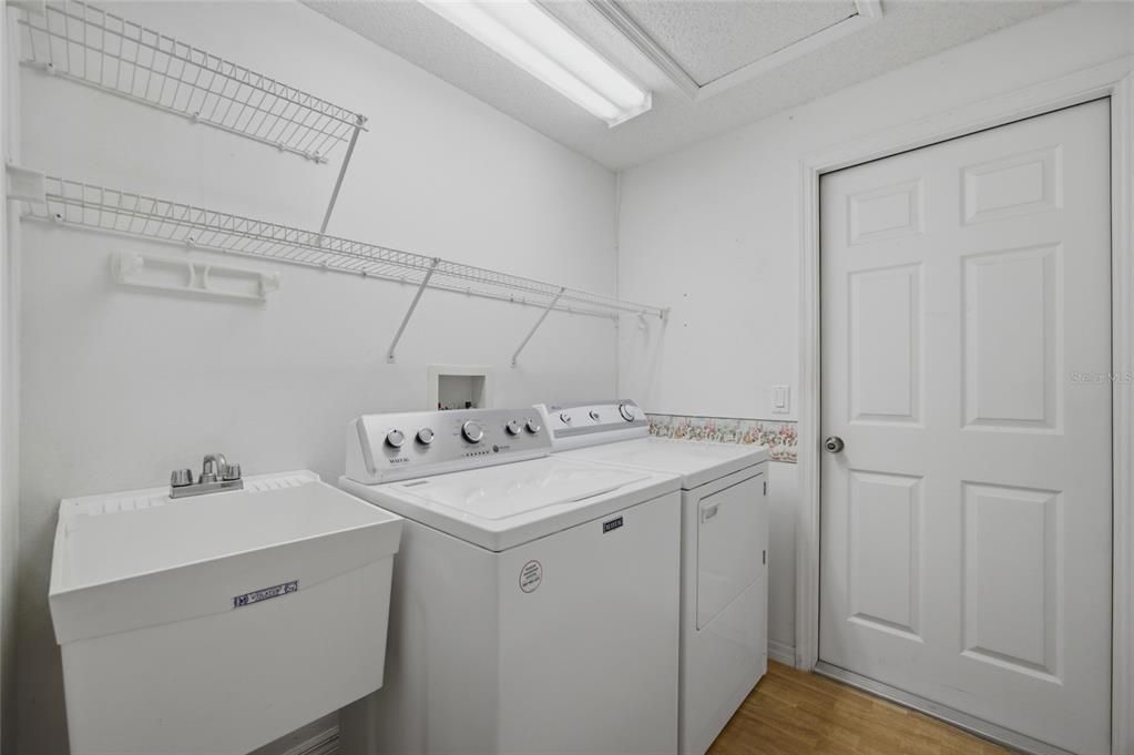 На продажу: $295,900 (3 спален, 2 ванн, 1522 Квадратных фут)