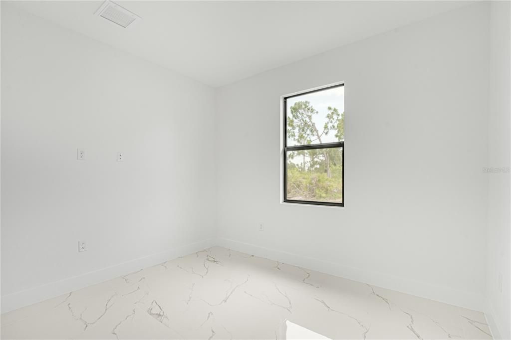En Renta: $2,400 (3 camas, 2 baños, 1476 Pies cuadrados)